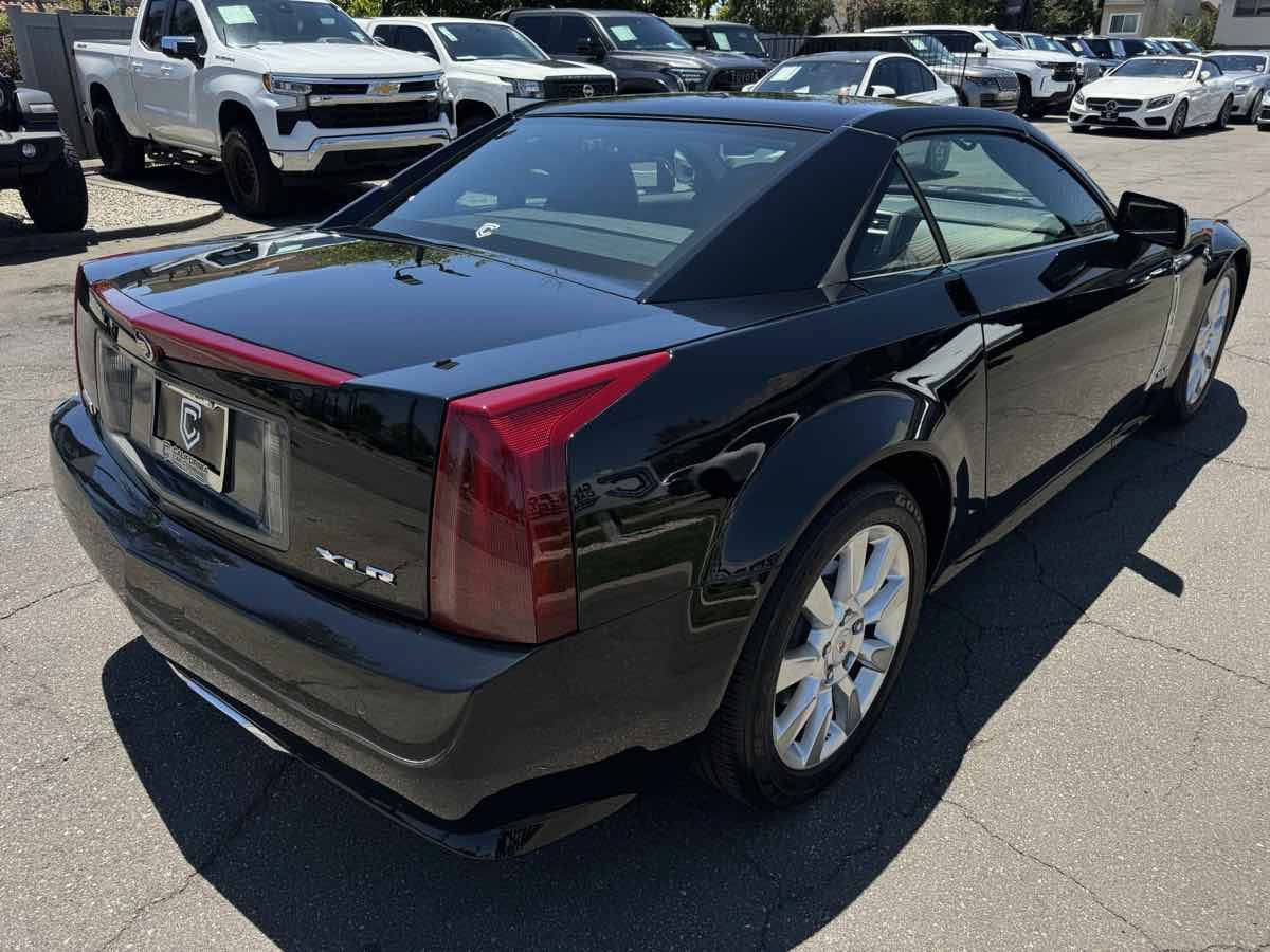 Used 2009 Cadillac XLR RWD image 11