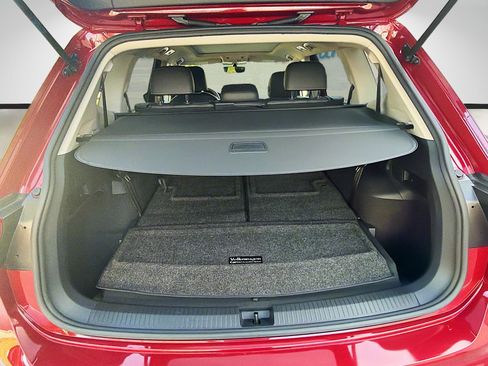 Used 2021 Volkswagen Tiguan SE image 26