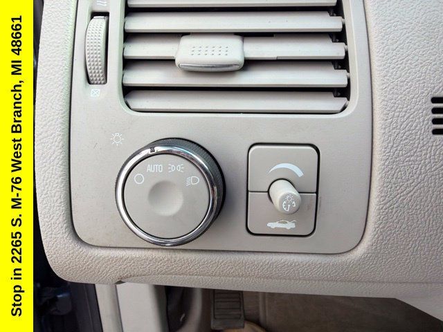Used 2008 Buick Lucerne CX FWD image 27