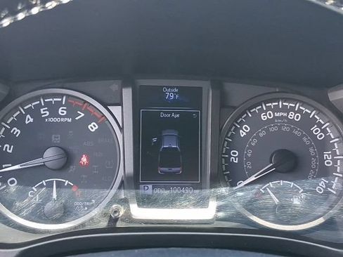 Used 2020 Toyota Tacoma TRD Off-Road AWD/4WD image 25