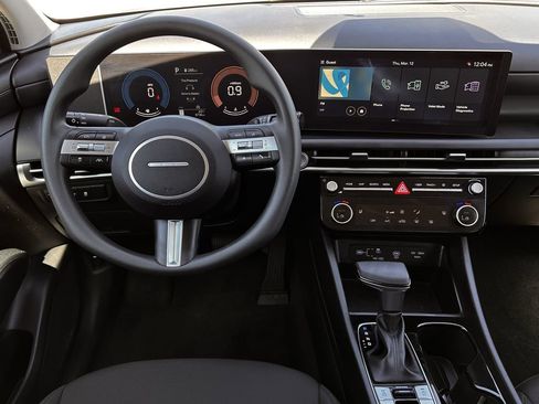 Used 2026 Hyundai Tucson SEL image 9