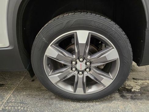 Used 2019 GMC Acadia SLT image 12