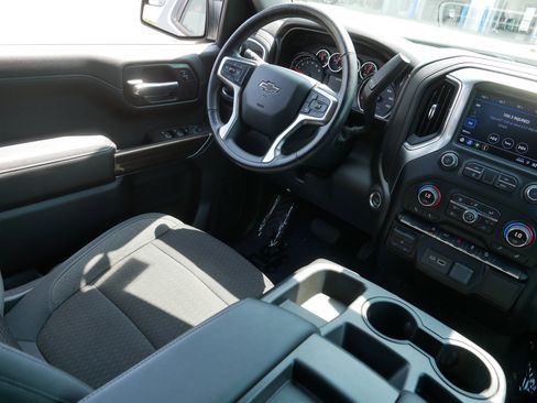 Used 2020 Chevrolet Silverado 1500 RST AWD/4WD image 9