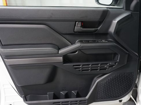 Used 2025 Toyota 4Runner SR5 image 31