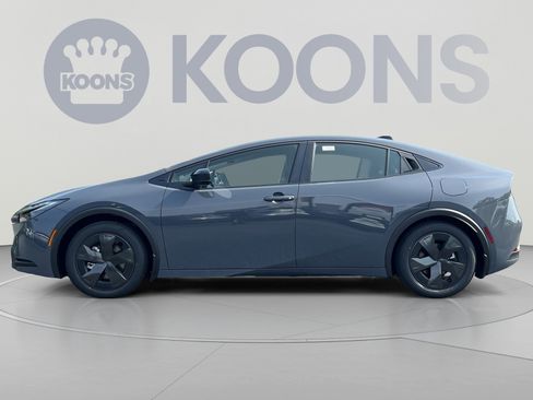 New 2026 Toyota Prius Plug-In Hybrid FWD image 2