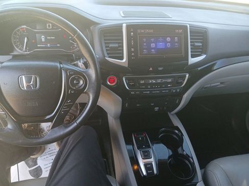 Used 2017 Honda Pilot Touring image 12