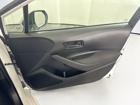 Used 2024 Toyota Corolla LE image 30