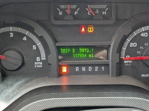 Used 2009 Ford E-350 and Econoline 350 XLT image 12