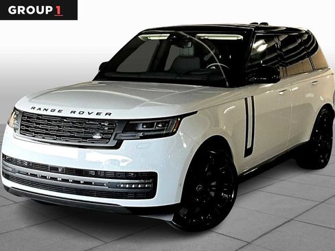 Used 2022 Land Rover Range Rover SE image 1