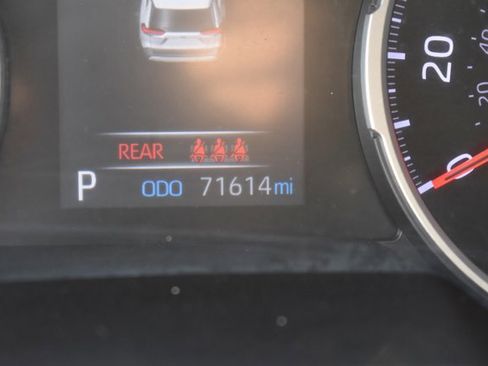 Used 2021 Toyota RAV4 XLE image 24