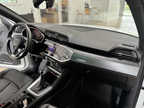 Used 2023 Audi Q3 2.0T Premium image 11