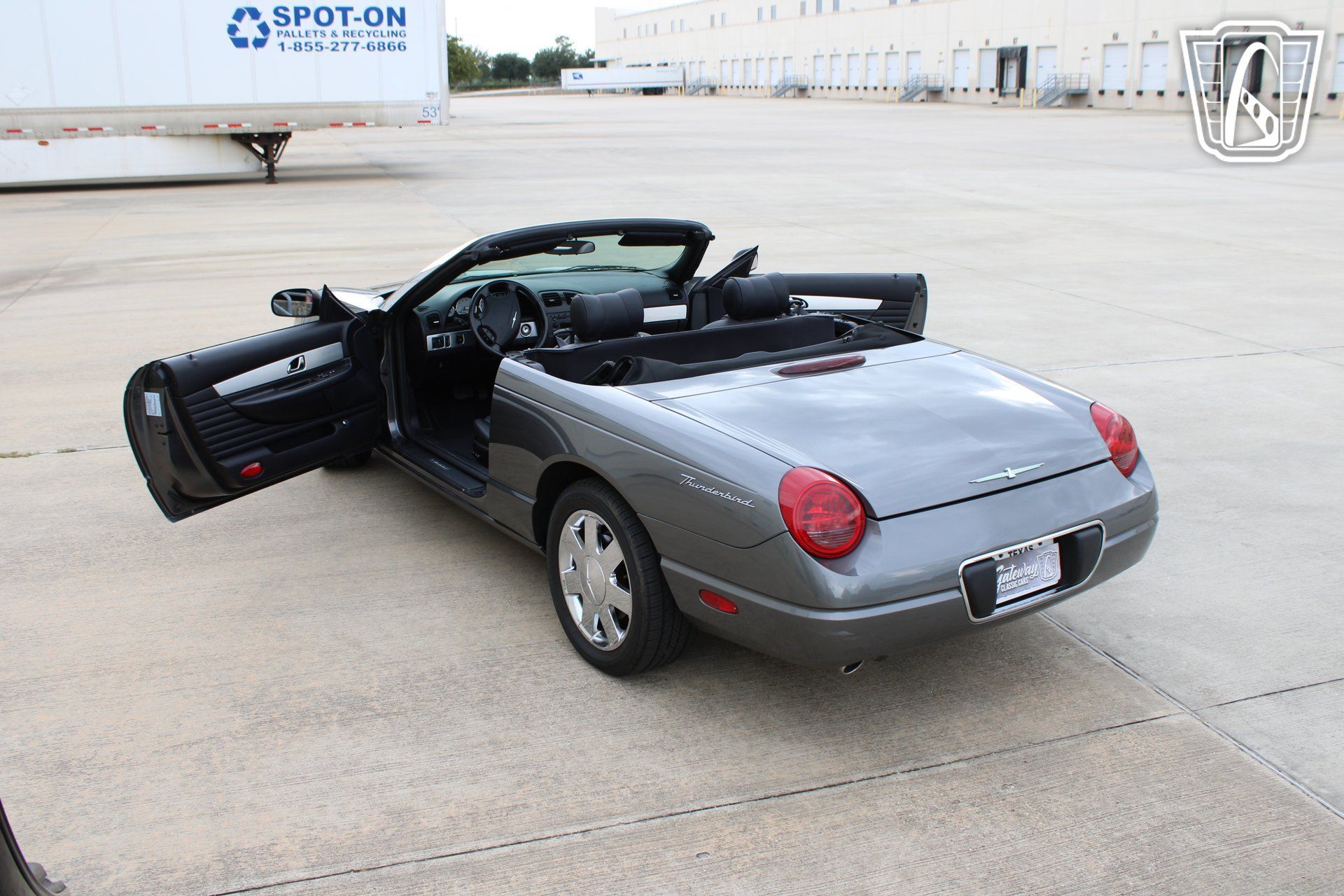 Used 2003 Ford Thunderbird RWD image 25