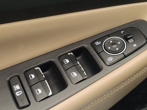 Used 2019 Hyundai Santa Fe Limited image 27