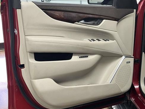 Used 2015 Cadillac Escalade Premium AWD/4WD image 18