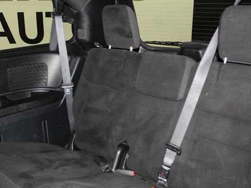 Used 2018 Dodge Grand Caravan SE image 16