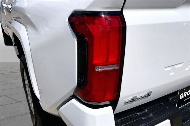 Certified 2026 Toyota Tacoma SR5 AWD/4WD image 29