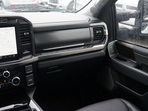 Used 2024 Ford F350 Lariat image 25