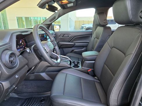 Used 2025 Chevrolet Colorado Trail Boss image 9