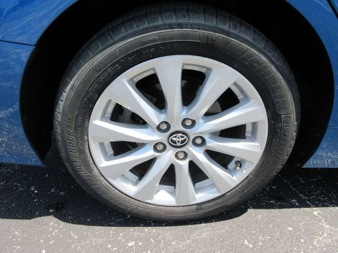 Used 2019 Toyota Camry LE FWD image 9
