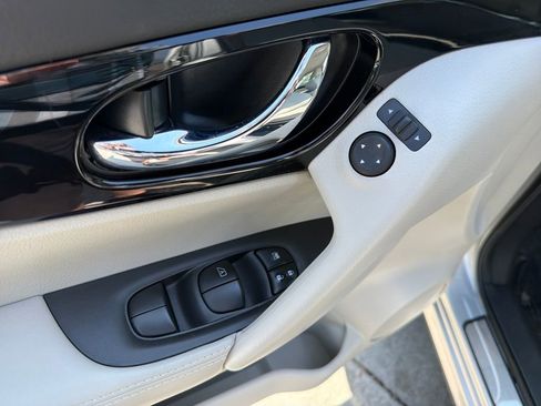 Certified 2022 Nissan Rogue Sport SL FWD image 18