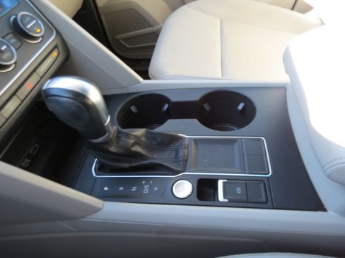 Used 2019 Volkswagen Atlas SE image 22