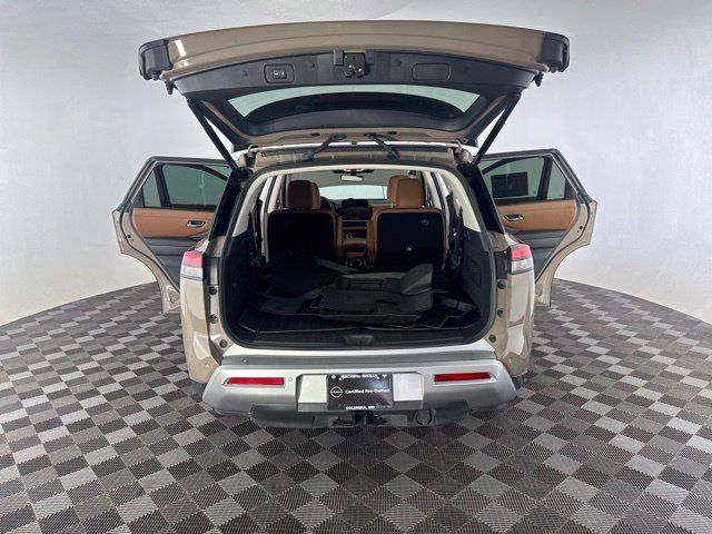 Certified 2025 Nissan Pathfinder Platinum AWD/4WD image 15