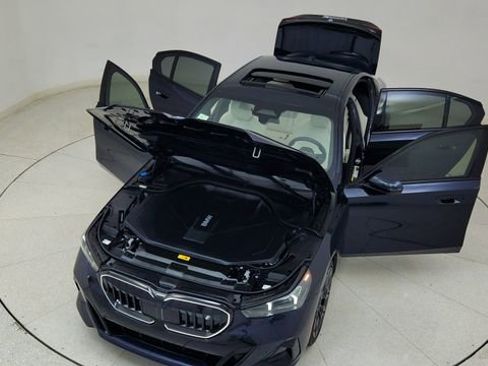 Used 2025 BMW i5 xDrive40 w/ M Sport Package image 88