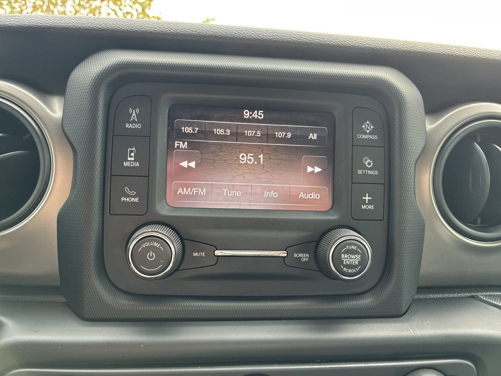 Used 2020 Jeep Wrangler Unlimited Sport S AWD/4WD image 19