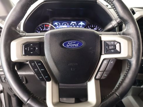Used 2021 Ford F250 Lariat image 3