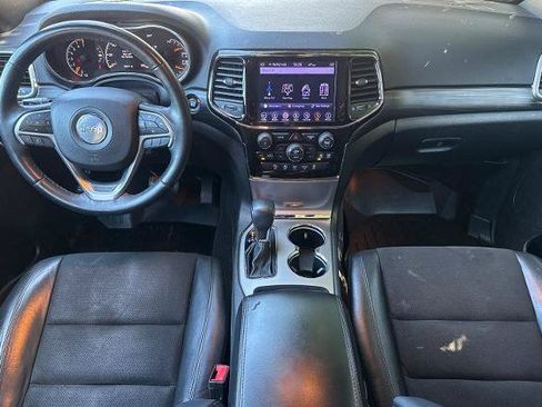 Used 2019 Jeep Grand Cherokee Altitude AWD/4WD image 5