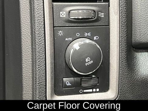 Used 2017 RAM 1500 Express image 19