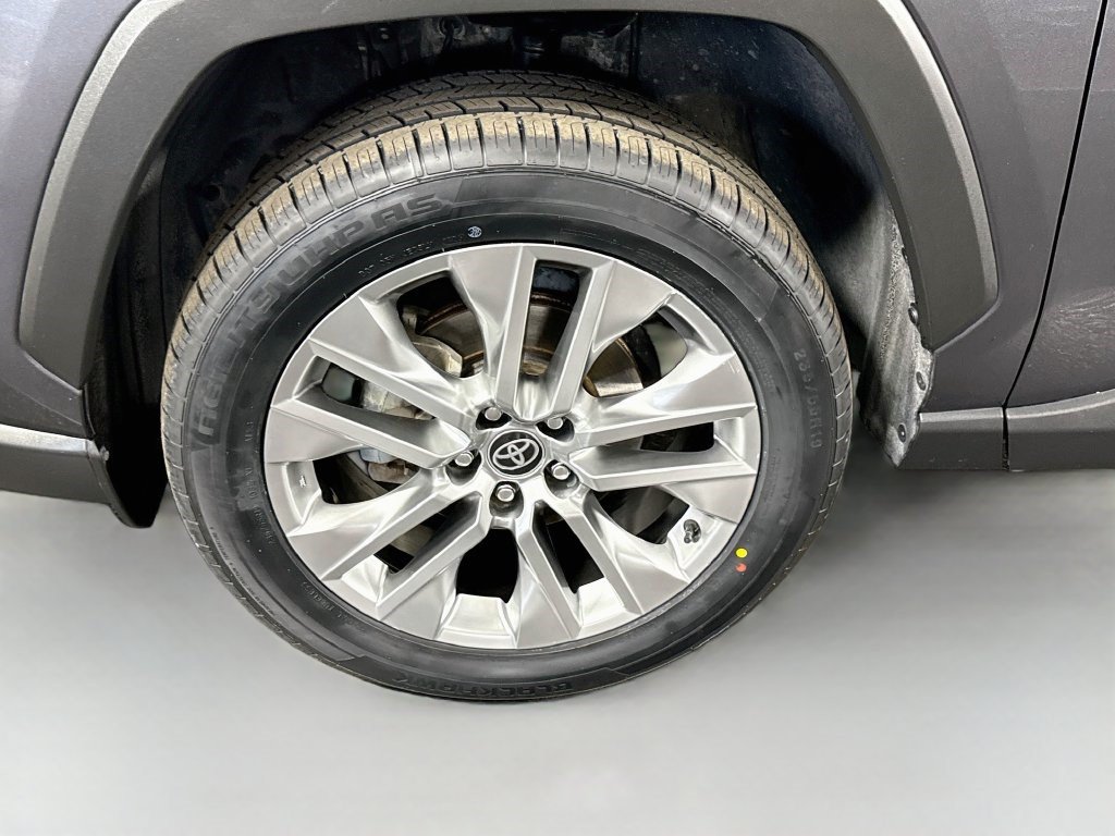 Used 2023 Toyota RAV4 XLE Premium FWD image 37