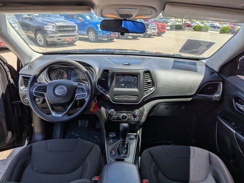 Used 2019 Jeep Cherokee Latitude w/ Popular Appearance Group AWD/4WD image 21