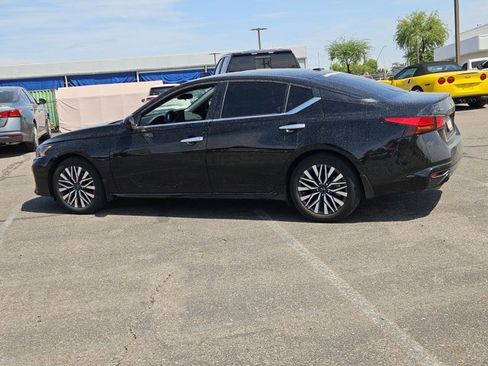 Used 2025 Nissan Altima 2.5 SV w/ SV Premium Package FWD image 6