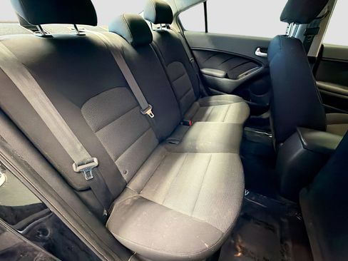 Used 2017 Kia Forte LX image 14