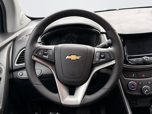 Used 2022 Chevrolet Trax LT w/ Driver Confidence Package image 12