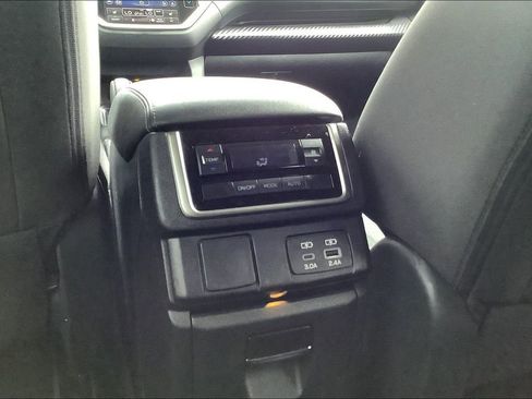 Certified 2025 Subaru Ascent Premium AWD/4WD image 40