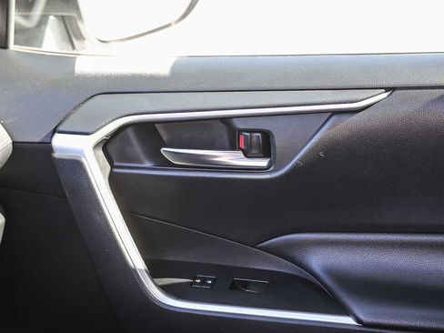 Certified 2020 Toyota RAV4 XLE AWD/4WD image 21