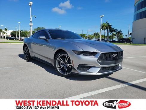 Used 2025 Ford Mustang Coupe RWD image 1