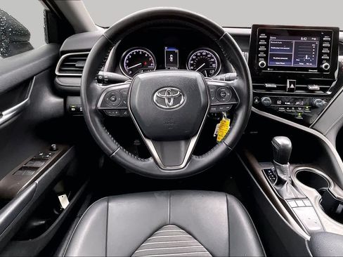 Used 2022 Toyota Camry SE FWD image 6