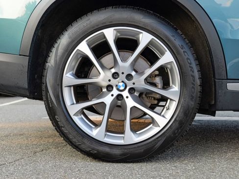 Used 2024 BMW X5 xDrive40i w/ Premium Package AWD/4WD image 13