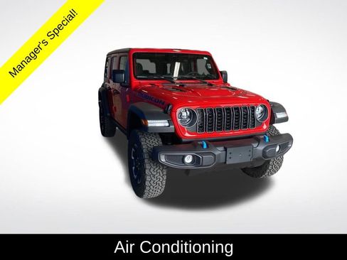 Used 2025 Jeep Wrangler Unlimited Rubicon 4xe w/ Safety Group AWD/4WD image 15