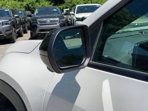 Used 2025 Chevrolet Equinox RS w/ Safety and Technology Package FWD image 31