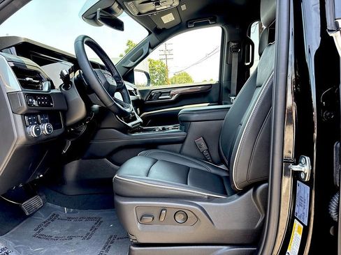 Used 2025 GMC Yukon XL Elevation AWD/4WD image 16