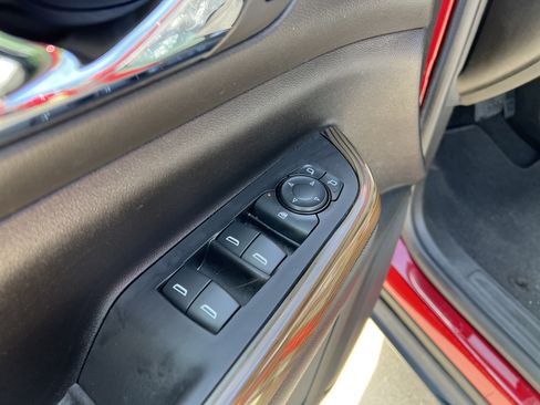 Used 2019 GMC Acadia SLE FWD image 13