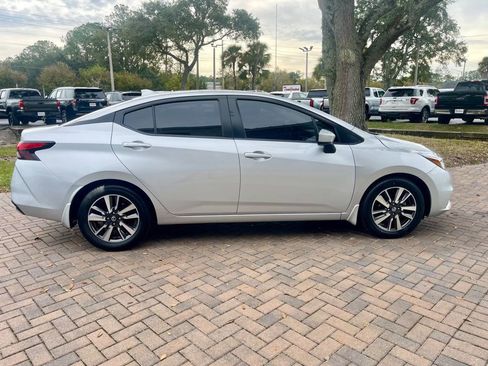 Used 2022 Nissan Versa SV w/ Electronics Package image 5