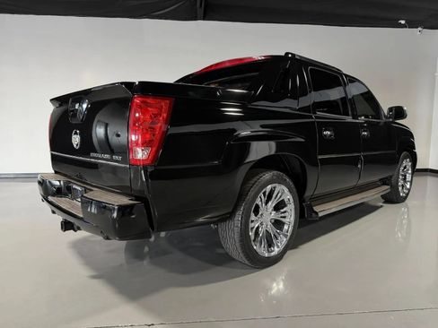 Used 2005 Cadillac Escalade EXT AWD/4WD image 4