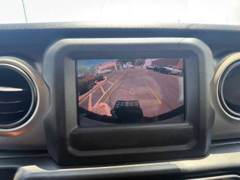 Used 2020 Jeep Wrangler Sport AWD/4WD image 19