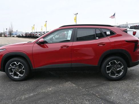 New 2026 Chevrolet Trax LT w/ Driver Confidence Package image 10