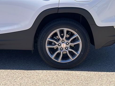 Certified 2024 GMC Terrain SLT image 5